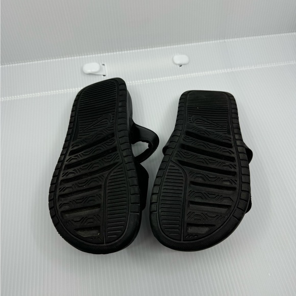 Women’s Nike slides - Picture 4 of 4